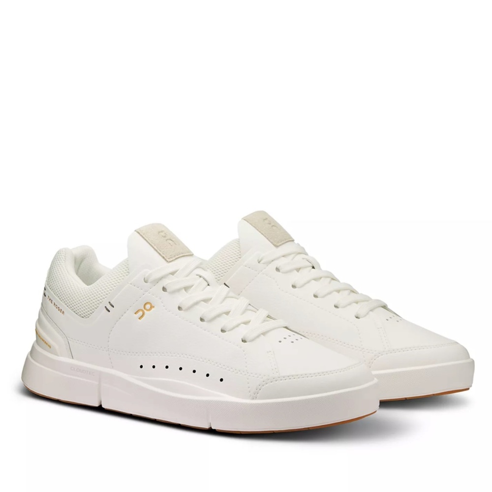 On Running THE ROGER Centre Court - Ice Chalk CloudTec Women's Shoes